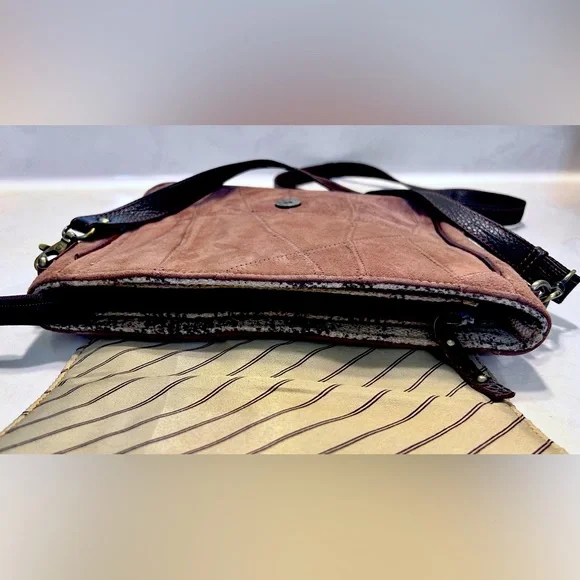 Vaan & Co. Excellent Shape! Upcycled! Leather Medium Crossbody Women’s Purse - Picture 4 of 10